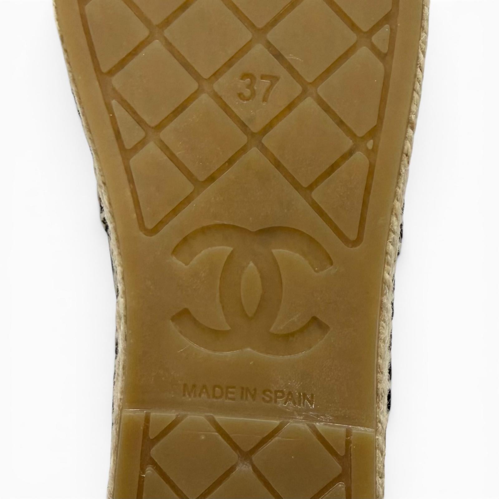 CHANEL スリッポン