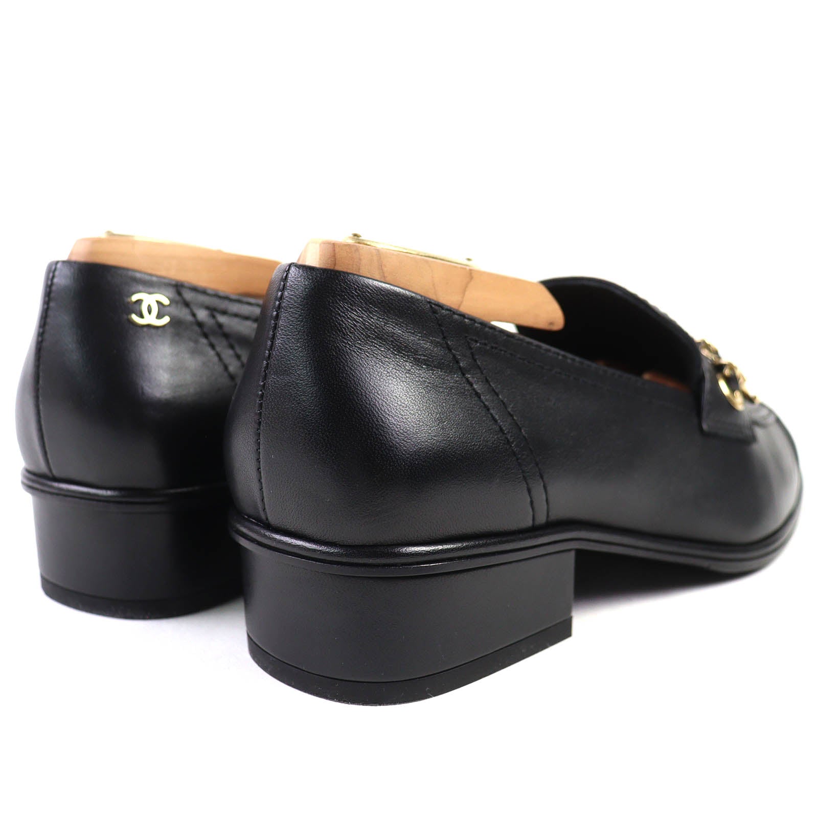 CHANEL ローファー
