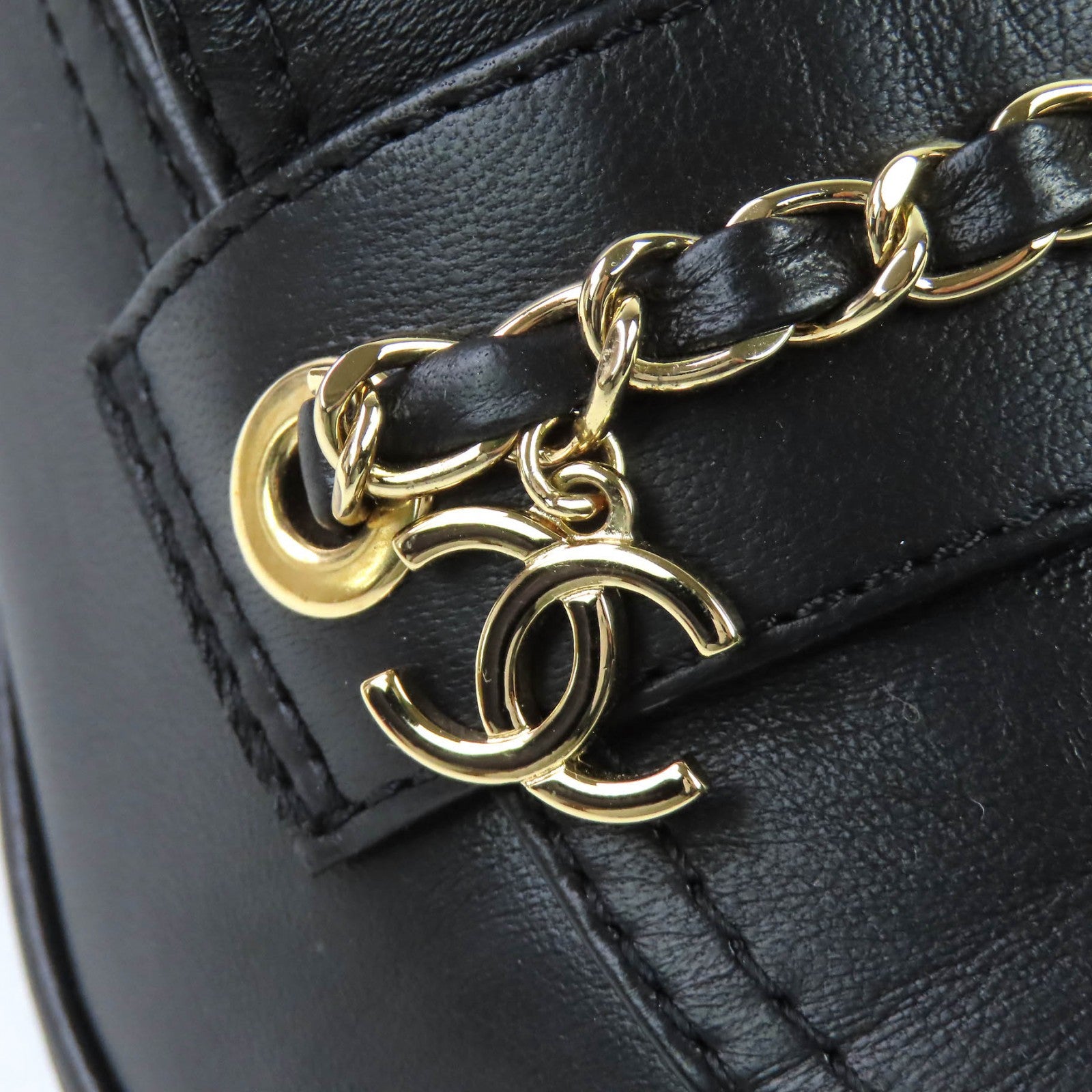 CHANEL ローファー