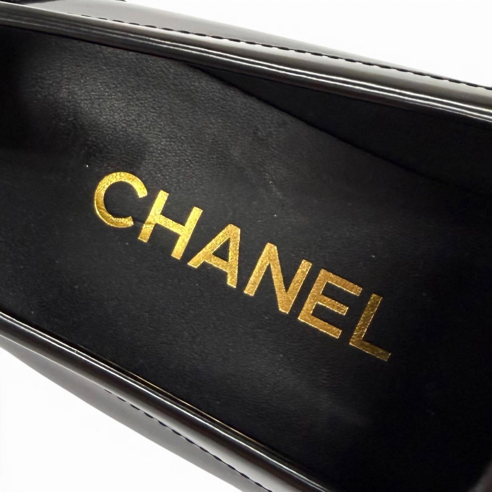 CHANEL ローファー