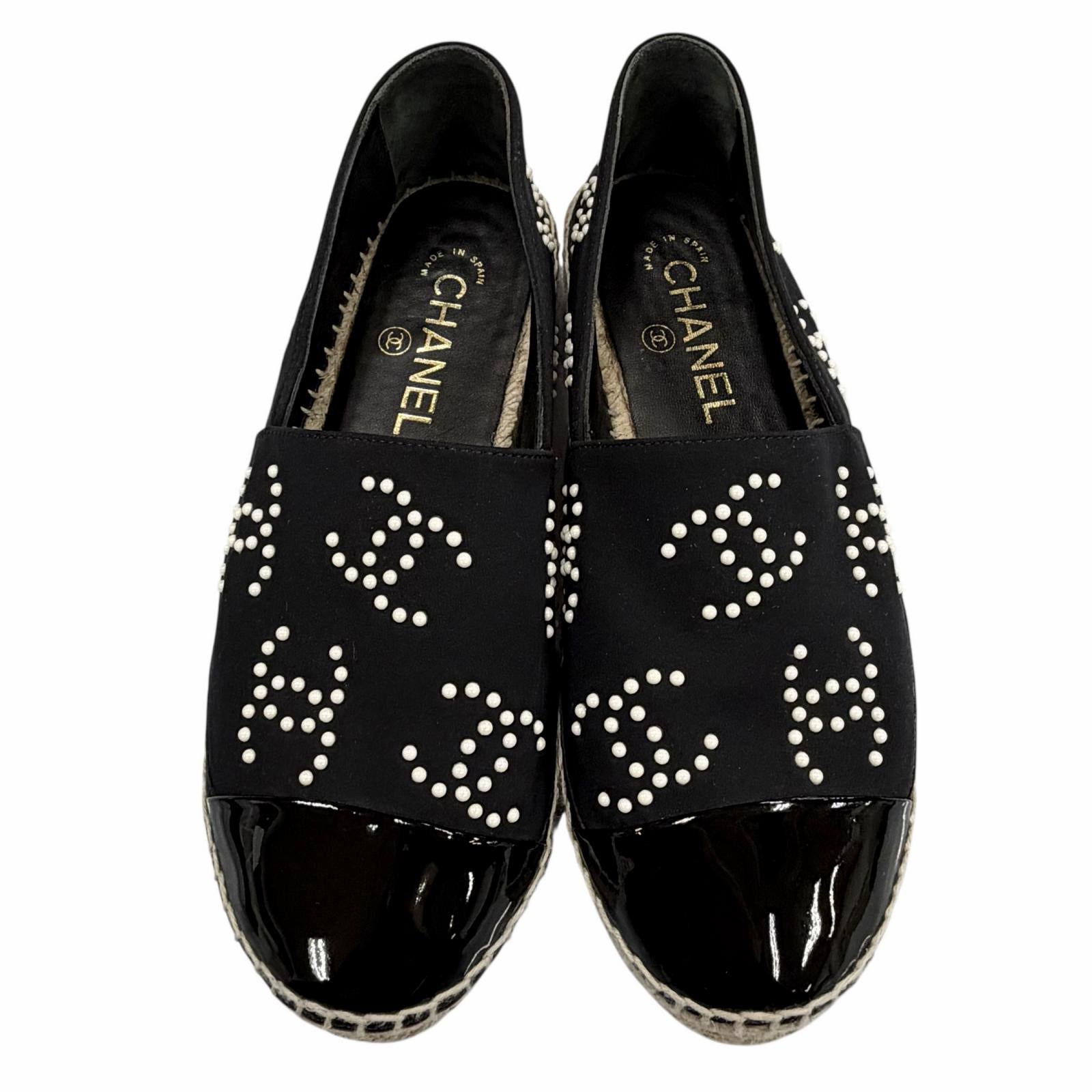 CHANEL スリッポン