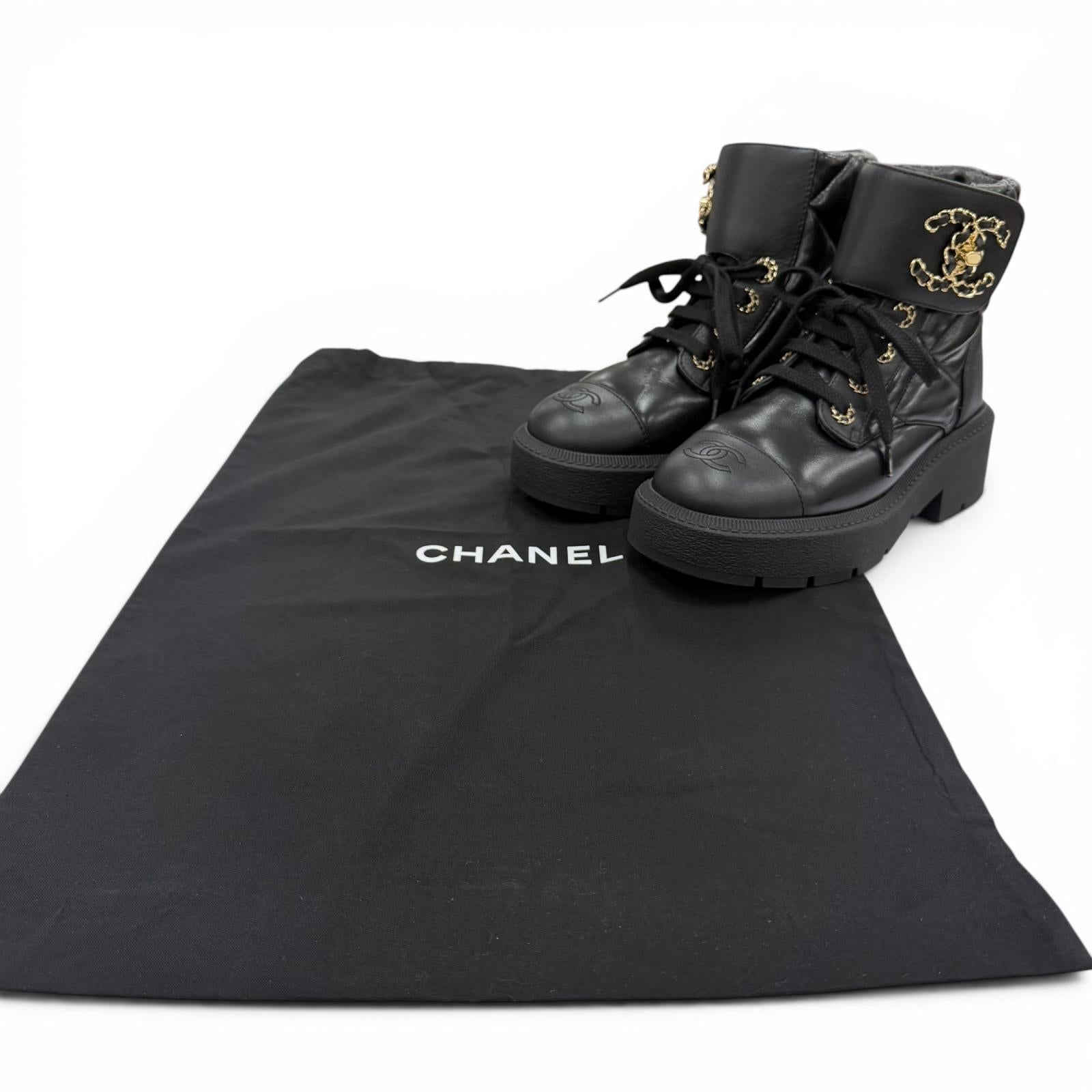 CHANEL ショートブーツ