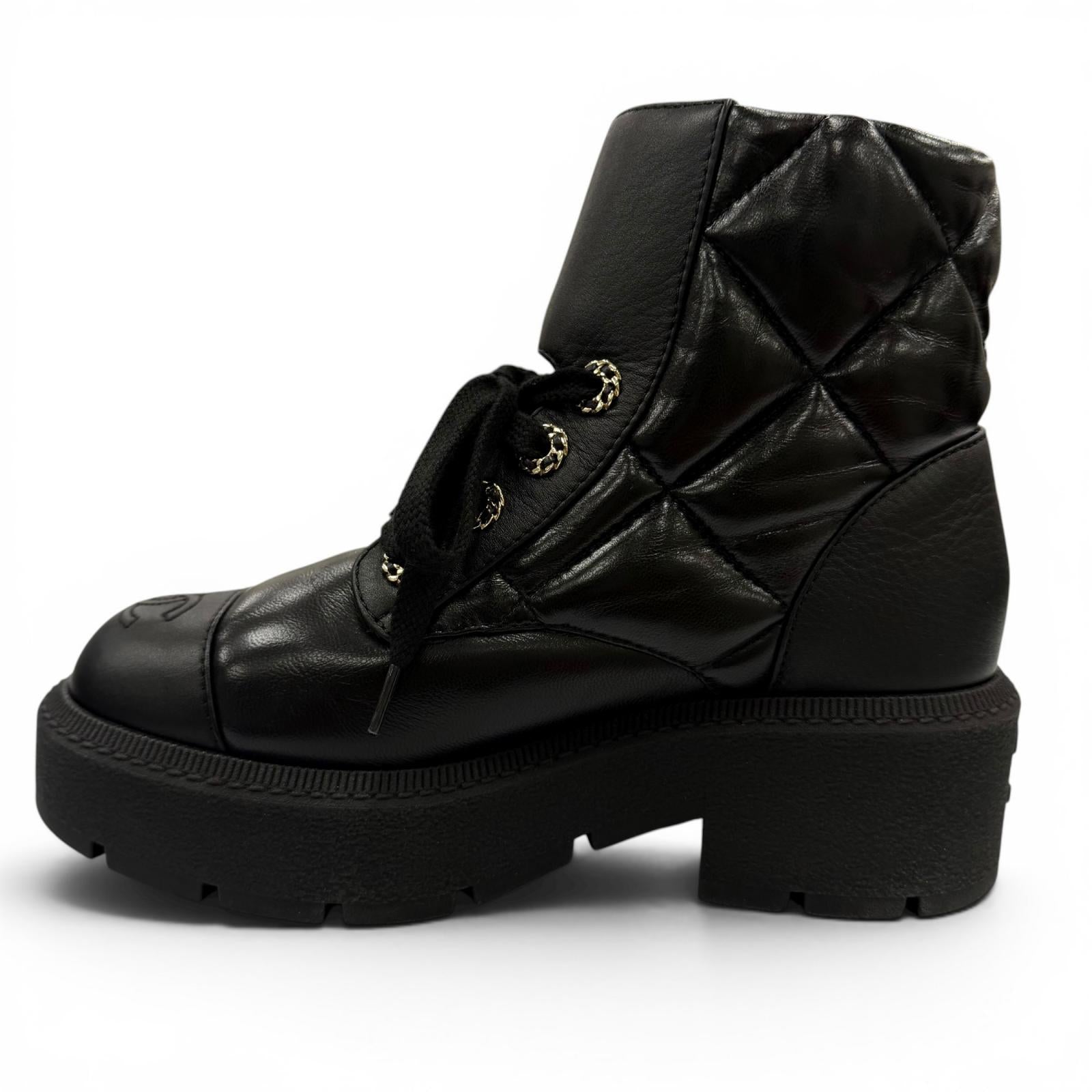 CHANEL ショートブーツ