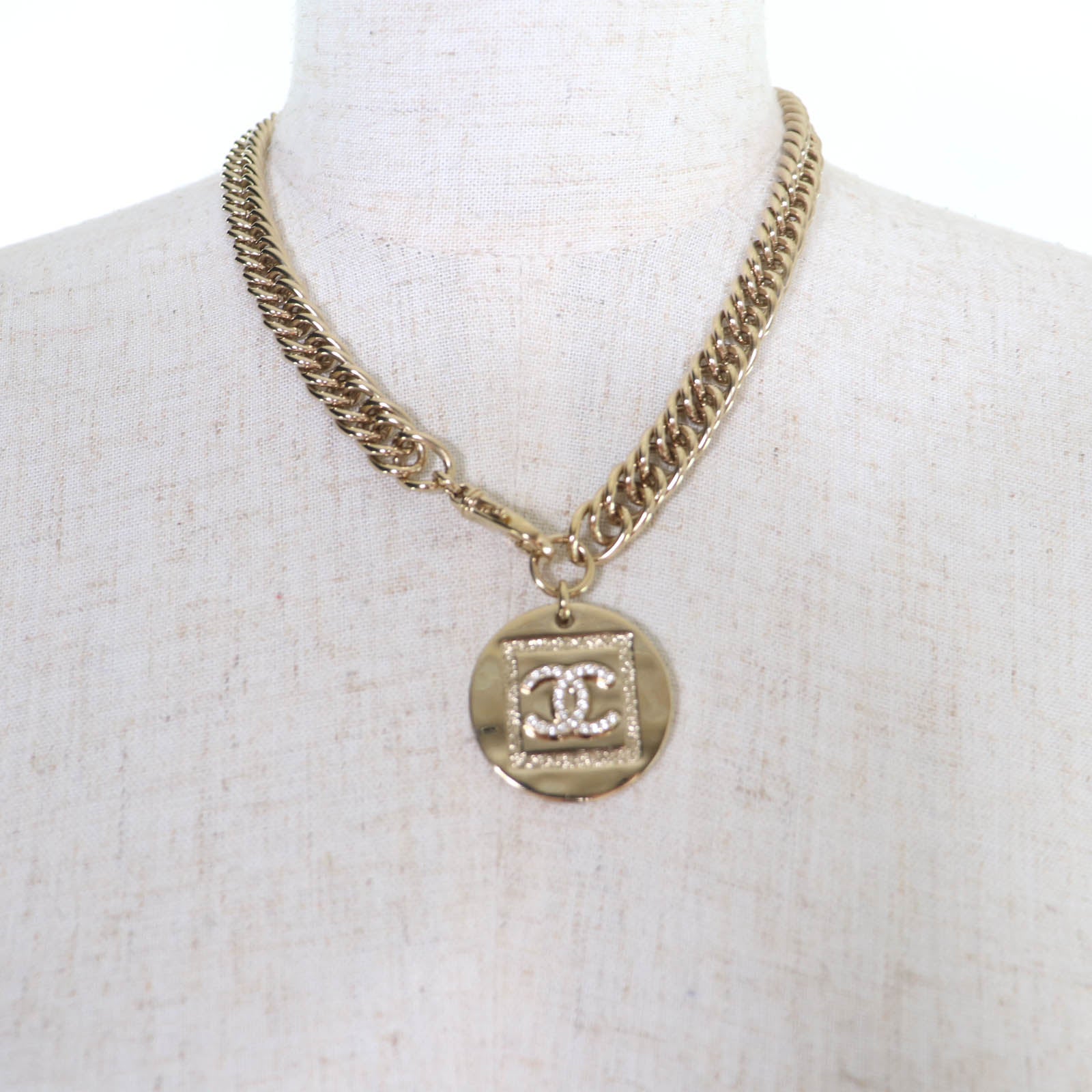 CHANEL gold CC logo crystal women's accessory / シャネル レディース ゴールド CCロゴ クリスタル アクセサリー