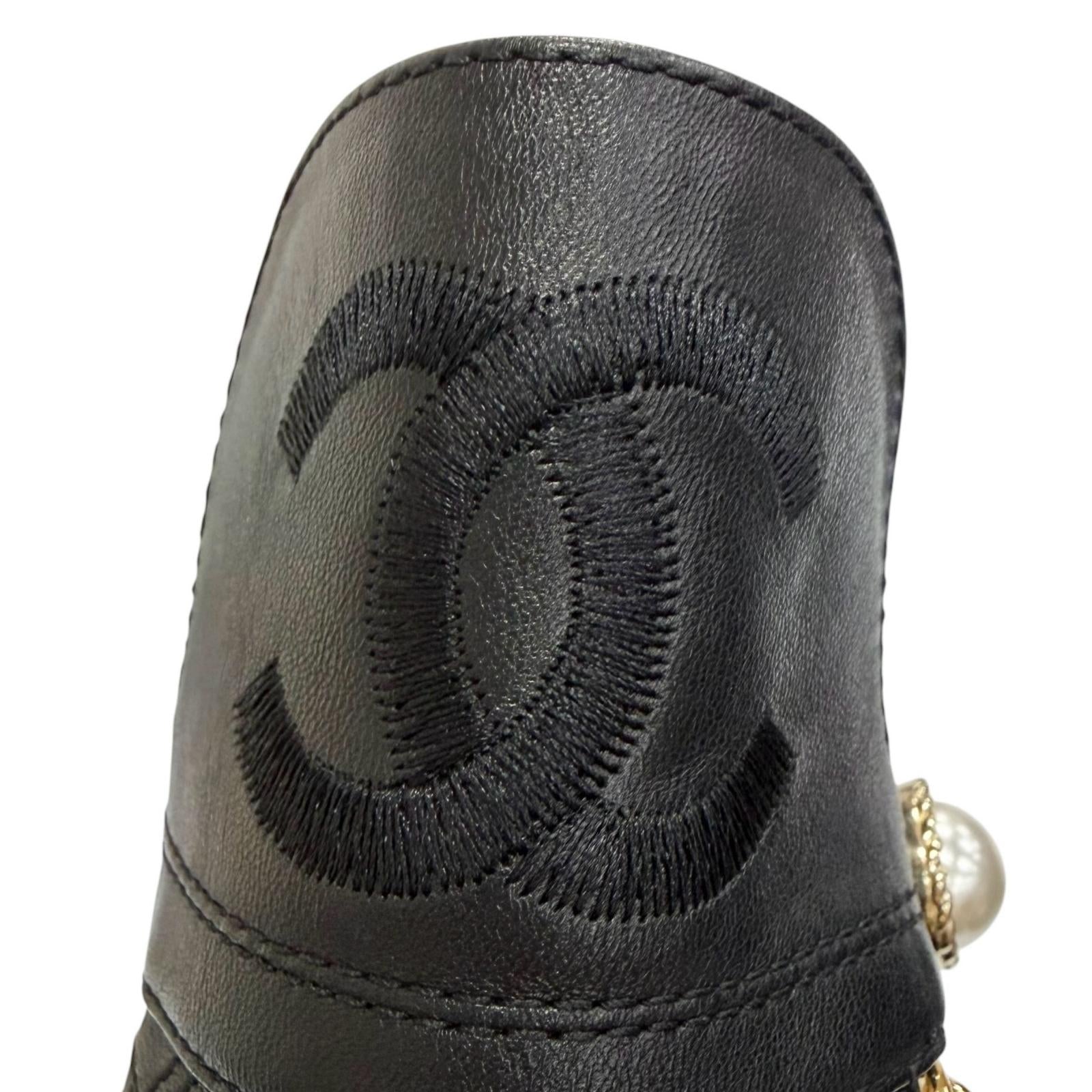 CHANEL アンクルブーツ