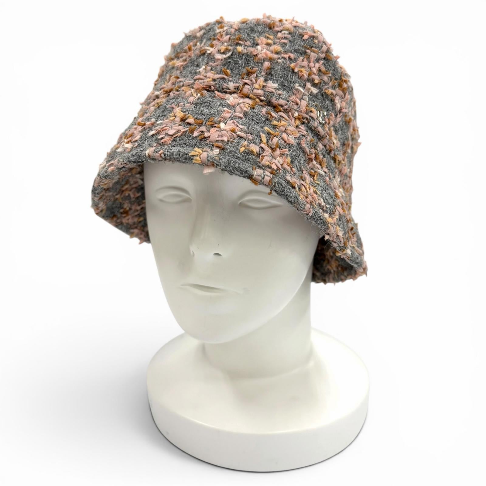 CHANEL grey tweed plaid women's accessory / シャネル レディース グレー ツイード チェック アクセサリー