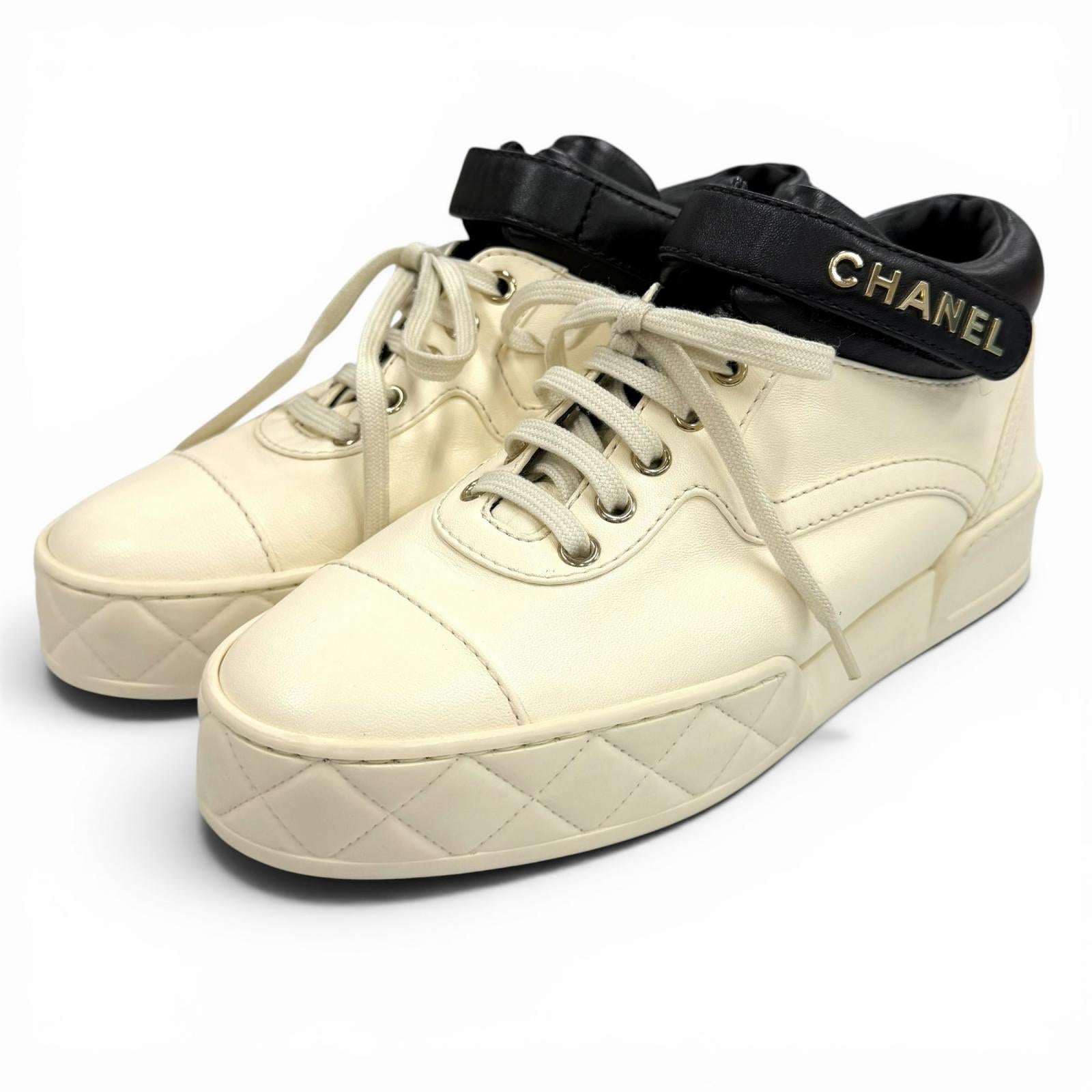 CHANEL スニーカー