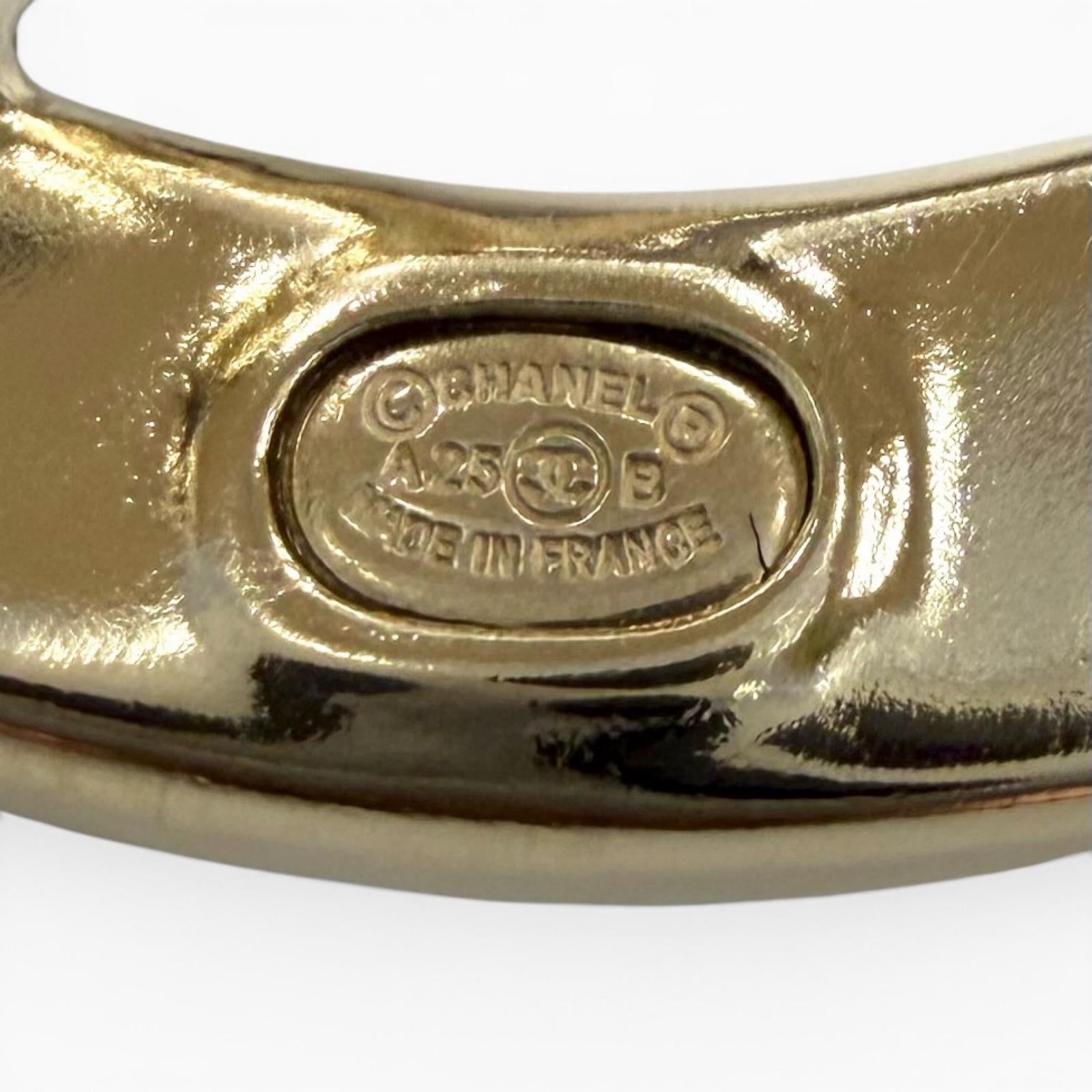 CHANEL ブローチ