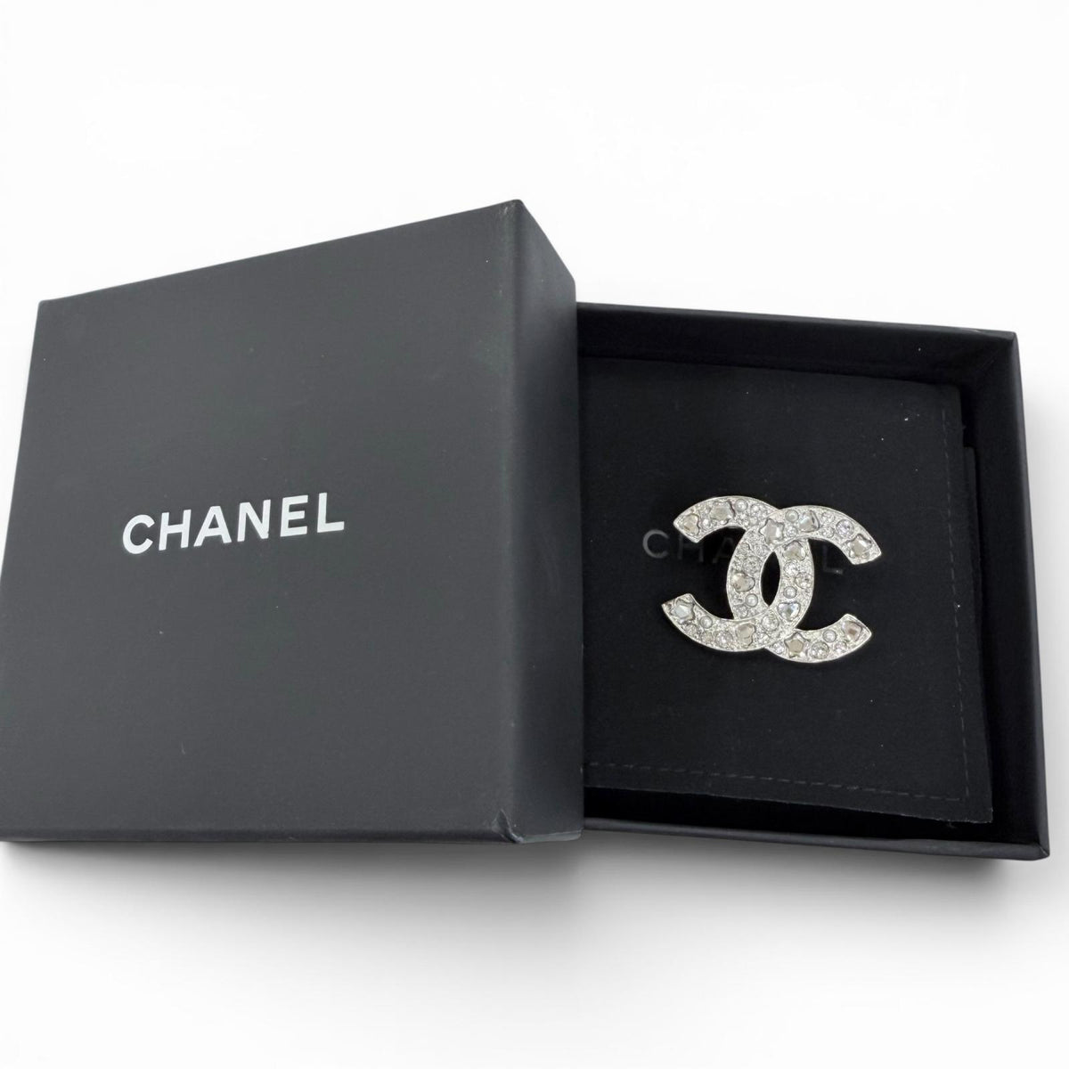 CHANEL ブローチ