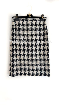 CHANEL 04PF Ivory Beige Bow Ribbon Jacket Skirt Suit 38 42 シャネル アイボリー ベージュ リボン ツイード ジャケット スカート スーツ 即発