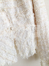CHANEL 05S Ivory White Pearl Buttons Lesage Tweed Jacket Skirt Suit 36 40 42 シャネル アイボリー ホワイト パール CC ボタン ルサージュ ツイード ジャケット スカート スーツ 即発