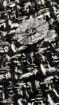 CHANEL 12A Black Gray Silver Gold Metallic Zipper Tweed Jacket 36 38 シャネル ブラック グレー シルバー ゴールド メタリック ジッパー ツイード ジャケット 即発