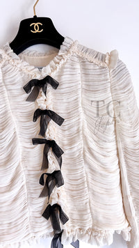 CHANEL 06A Creme Ivory Ribbon Silk Cardigan Jacket Top 34 36 38 シャネル クリーム アイボリー リボン シルク ブラウス カーディガン ジャケット 即発
