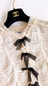 CHANEL 06A Creme Ivory Ribbon Silk Cardigan Jacket Top 34 36 38 シャネル クリーム アイボリー リボン シルク ブラウス カーディガン ジャケット 即発