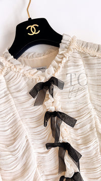 CHANEL 06A Creme Ivory Ribbon Silk Cardigan Jacket Top 34 36 38 シャネル クリーム アイボリー リボン シルク ブラウス カーディガン ジャケット 即発