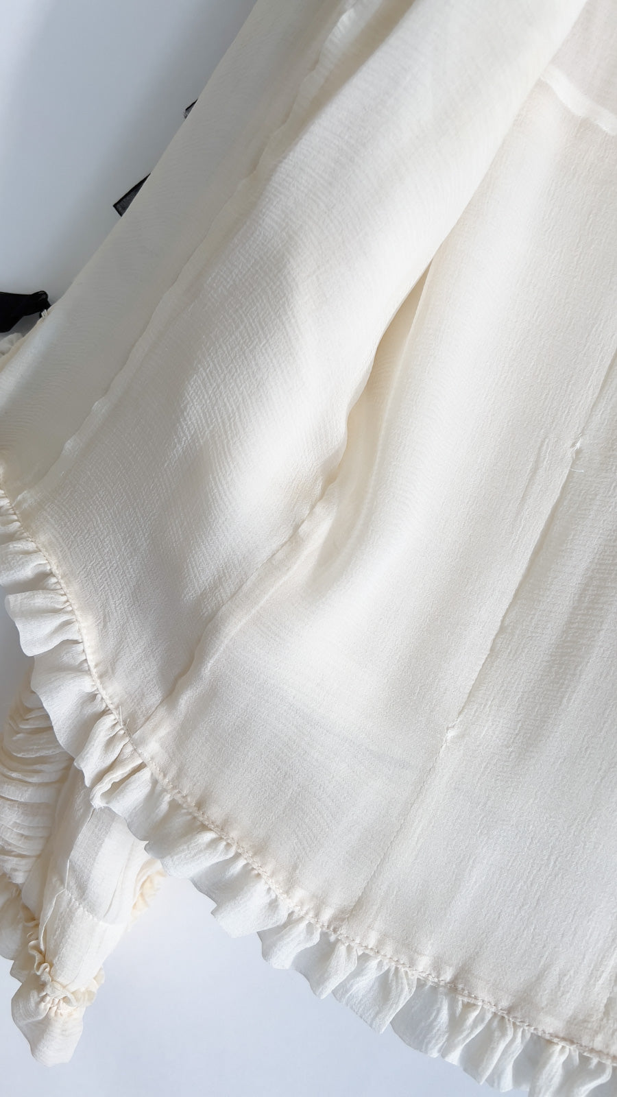 CHANEL 06A Creme Ivory Ribbon Silk Cardigan Jacket Top 34 36 38 シャネル クリーム アイボリー リボン シルク ブラウス カーディガン ジャケット 即発