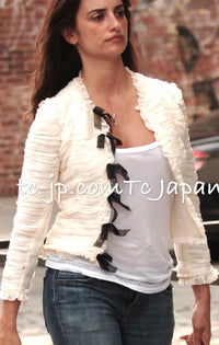 CHANEL 06A Creme Ivory Ribbon Silk Cardigan Jacket Top 34 36 38 シャネル クリーム アイボリー リボン シルク ブラウス カーディガン ジャケット 即発