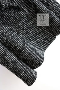 CHANEL 03C Black White Tweed Double Jacket Skirt Suit Camellia Brooches 36 38 シャネル ブラック ホワイト カメリア ブローチ３つ付 ツイード ダブル ジャケット 水滴 CCボタン スカート スーツ 即発