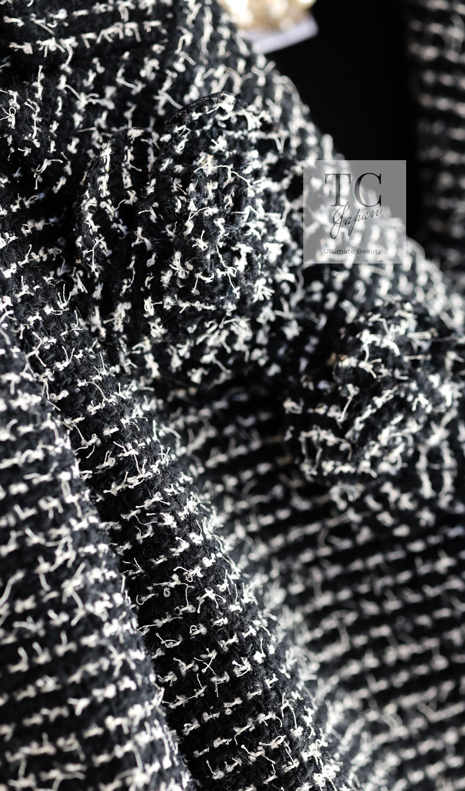 CHANEL 03C Black White Tweed Double Jacket Skirt Suit Camellia Brooches 36 38 シャネル ブラック ホワイト カメリア ブローチ３つ付 ツイード ダブル ジャケット 水滴 CCボタン スカート スーツ 即発
