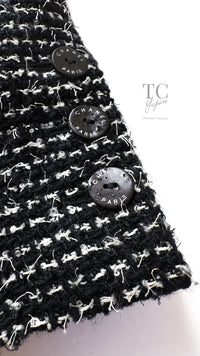 CHANEL 03C Black White Tweed Double Jacket Skirt Suit Camellia Brooches 36 38 シャネル ブラック ホワイト カメリア ブローチ３つ付 ツイード ダブル ジャケット 水滴 CCボタン スカート スーツ 即発