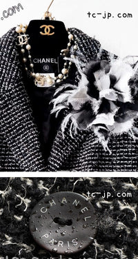 CHANEL 03C Black White Tweed Double Jacket Skirt Suit Camellia Brooches 36 38 シャネル ブラック ホワイト カメリア ブローチ３つ付 ツイード ダブル ジャケット 水滴 CCボタン スカート スーツ 即発