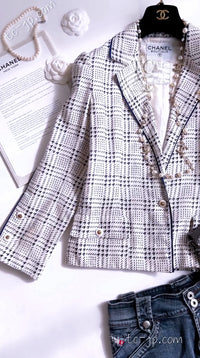 CHANEL 80's Vintage White Navy Silk Jacket Skirt Suit 34 シャネル ヴィンテージ ホワイト ネイビー シルク ジャケット スカート スーツ 即発