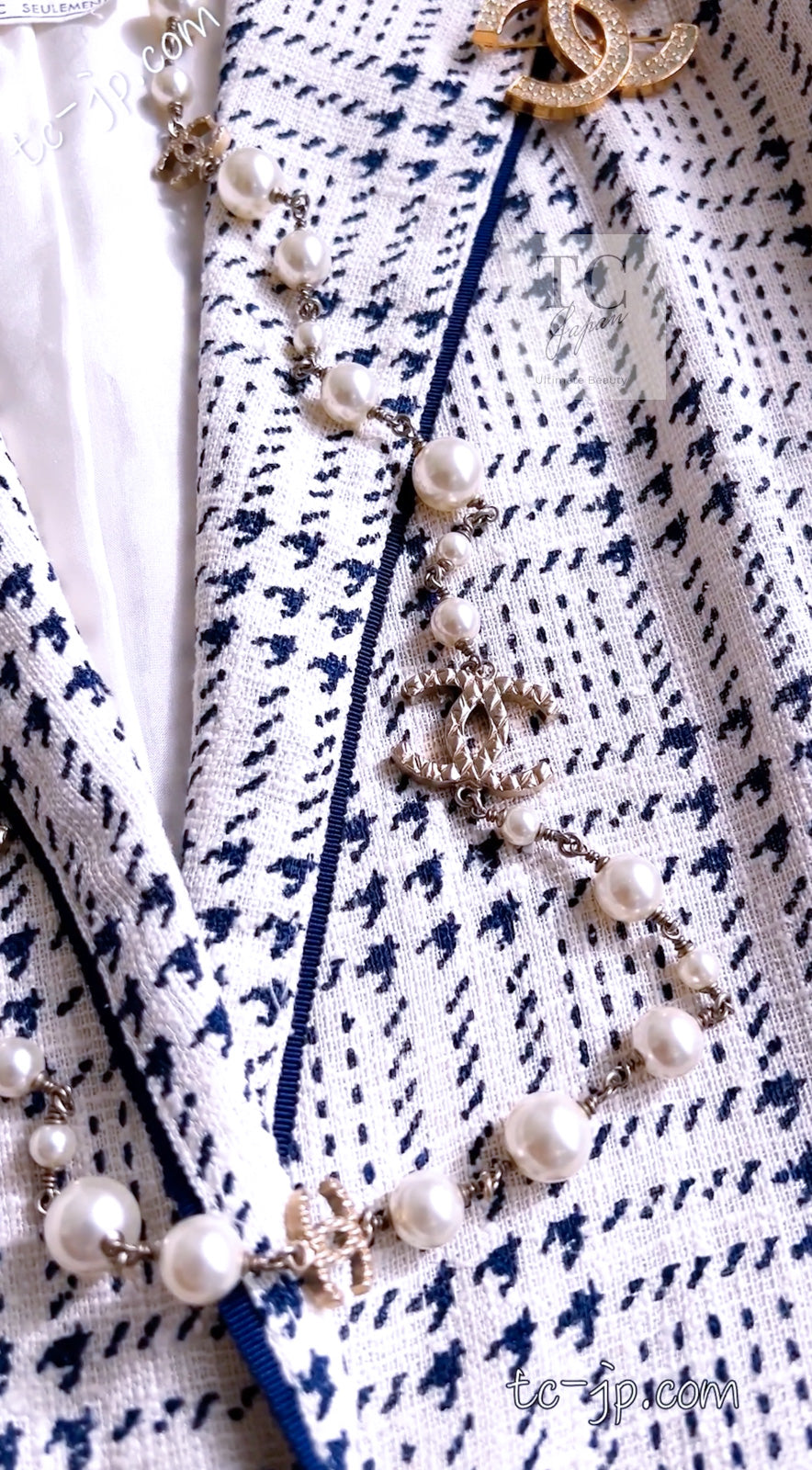 CHANEL 80's Vintage White Navy Silk Jacket Skirt Suit 34 シャネル ヴィンテージ ホワイト ネイビー シルク ジャケット スカート スーツ 即発