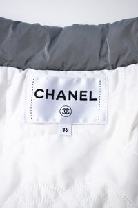 CHANEL 17B Light Grey Black Bow Logo Down Coat Jacket 34 36 38 シャネル ライトグレー ブラック リボン ロゴ ダウン ジャケット コート 即発