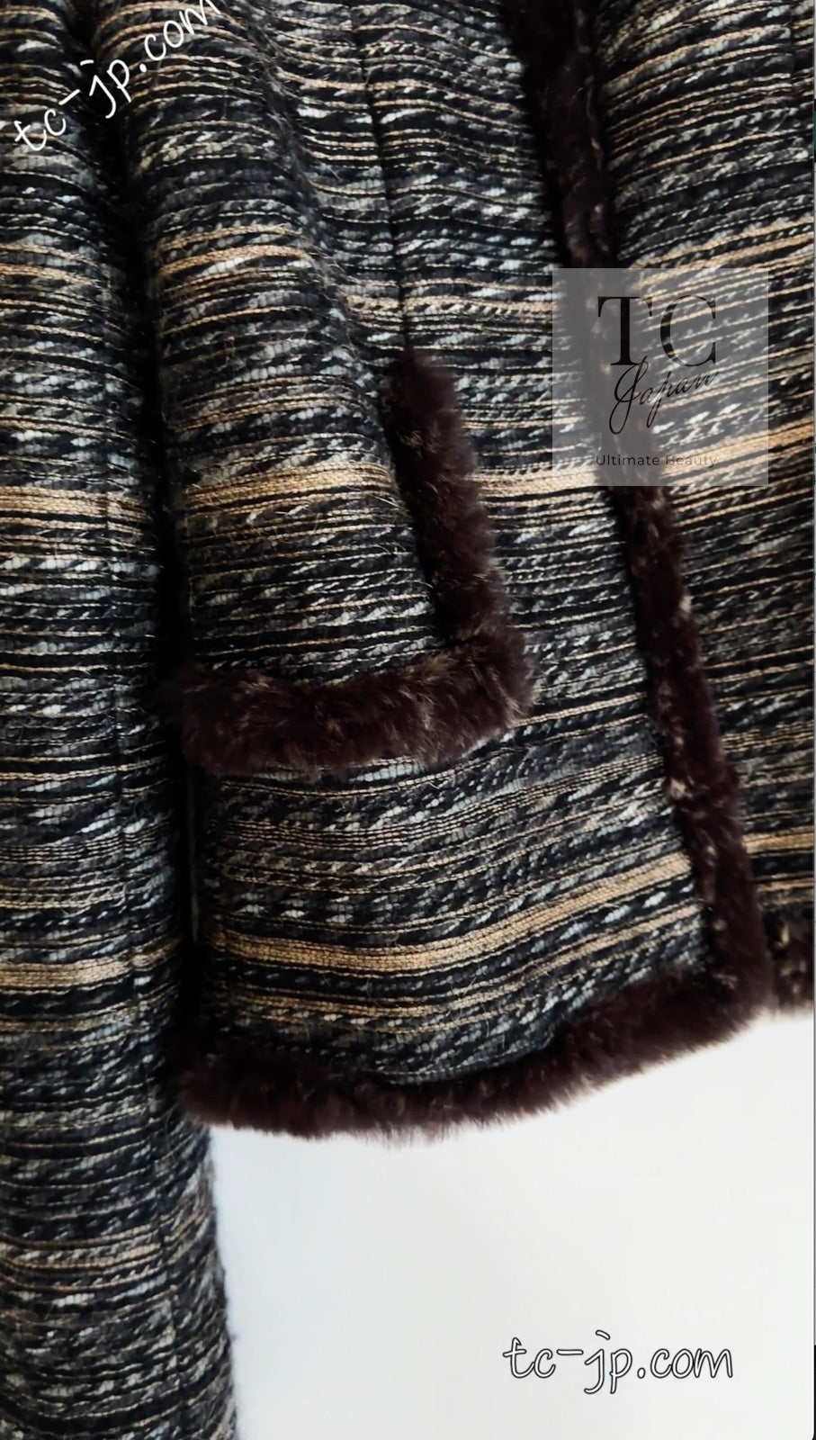 CHANEL 05A Black Charcoal Gray Rabbit Fur Trim Jacket Skirt Suit 38 42 シャネル ブラック チャコール グレー ラビット ファー トリム ツイード ジャケット スカート スーツ 即発