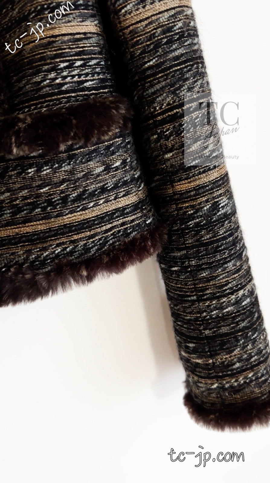 CHANEL 05A Black Charcoal Gray Rabbit Fur Trim Jacket Skirt Suit 38 42 シャネル ブラック チャコール グレー ラビット ファー トリム ツイード ジャケット スカート スーツ 即発