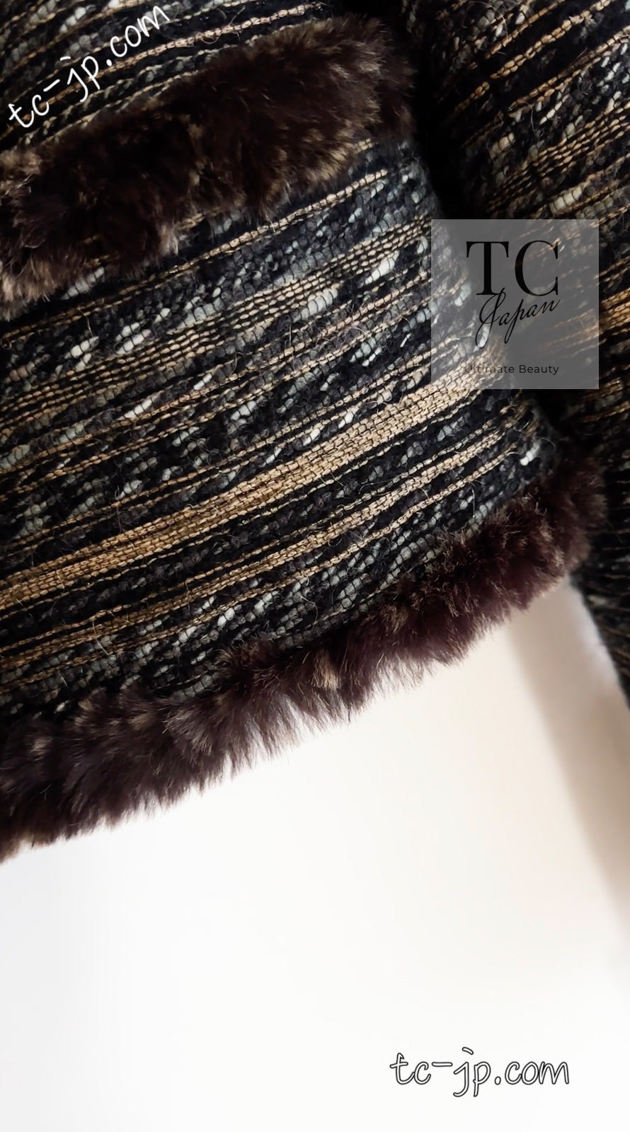 CHANEL 05A Black Charcoal Gray Rabbit Fur Trim Jacket Skirt Suit 38 42 シャネル ブラック チャコール グレー ラビット ファー トリム ツイード ジャケット スカート スーツ 即発