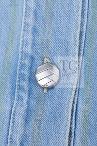 CHANEL 18S Light Blue Cotton Wash Denim Camellia Jacket Skirt Suit Set Up 36 38 シャネル ライト ブルー コットン デニム ウォッシュ カメリア ジャケット スカート スーツ セット アップ 即発