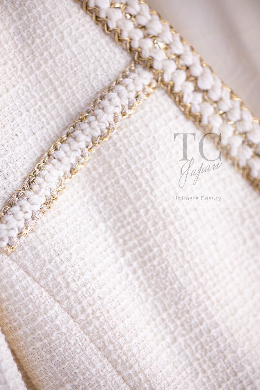 CHANEL 17PF Ivory Creme Gold Trim Wool Tweed Jacket Skirt Suit 38 | TW