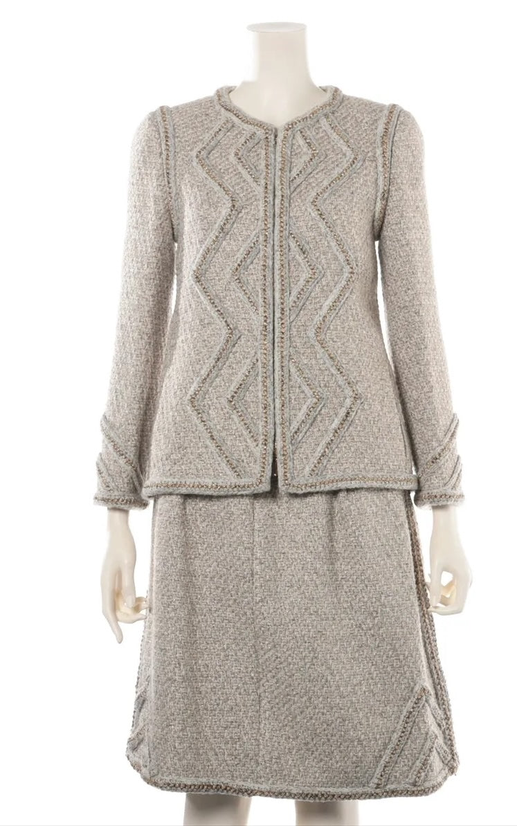 CHANEL 16A Gray Gold Trim Tweed Jacket Skirt Suit 36 38 シャネル グレー ゴールド トリム ツイード ジャケット スカート スーツ 即発