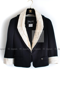 CHANEL 07A Black Detachable Ivory Collar 2 Way Wool Stretch Jacket 34 シャネル 女優 ブラック アイボリー取外可 襟 2 Way ウール ストレッチ リボン ジャケット 即発