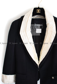 CHANEL 07A Black Detachable Ivory Collar 2 Way Wool Stretch Jacket 34 シャネル 女優 ブラック アイボリー取外可 襟 2 Way ウール ストレッチ リボン ジャケット 即発