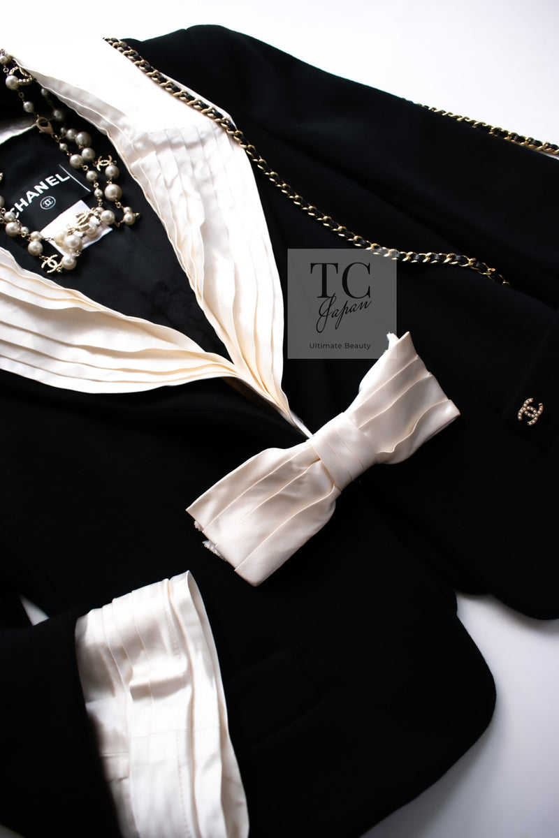 CHANEL 07A Black Detachable Ivory Collar 2 Way Wool Stretch Jacket 34 シャネル 女優 ブラック アイボリー取外可 襟 2 Way ウール ストレッチ リボン ジャケット 即発