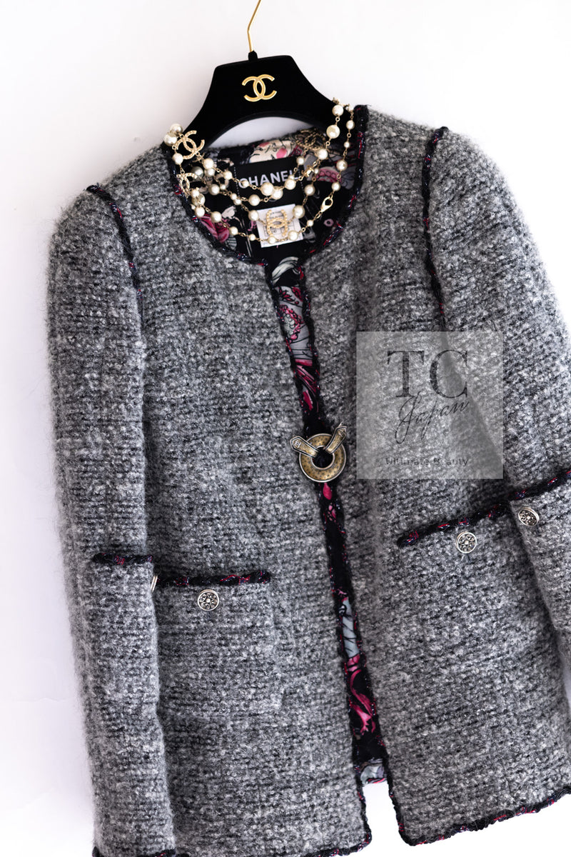 CHANEL 10PF Gray Wool Mohair Boucle Tweed Jacket 40 42 シャネル グレー ウール モヘア ブークレ ツイード ジャケット 即発