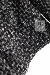 CHANEL 13B Black Gray Peter Pan Collar Wool Tweed Jacket 36 38 シャネル ブラック グレー ピーターパン襟 ウール ツイード ジャケット 即発
