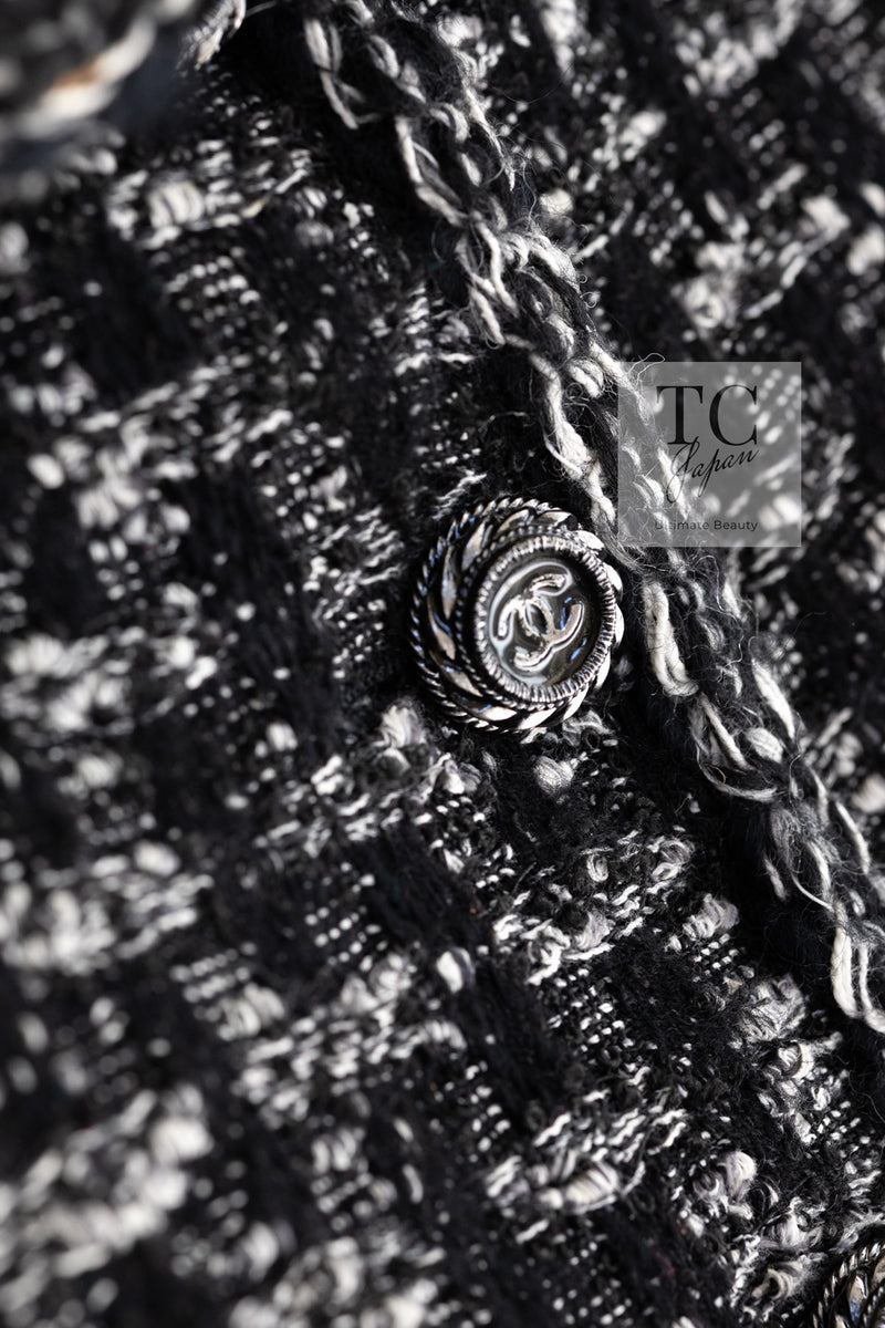 CHANEL 13B Black Gray Peter Pan Collar Wool Tweed Jacket 36 38 シャネル ブラック グレー ピーターパン襟 ウール ツイード ジャケット 即発