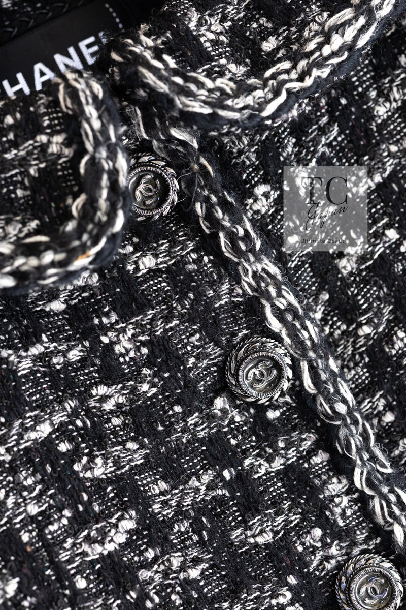CHANEL 13B Black Gray Peter Pan Collar Wool Tweed Jacket 36 38 シャネル ブラック グレー ピーターパン襟 ウール ツイード ジャケット 即発