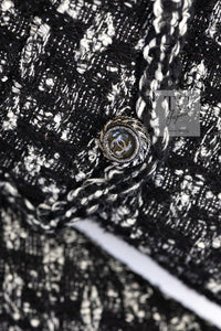 CHANEL 13B Black Gray Peter Pan Collar Wool Tweed Jacket 36 38 シャネル ブラック グレー ピーターパン襟 ウール ツイード ジャケット 即発