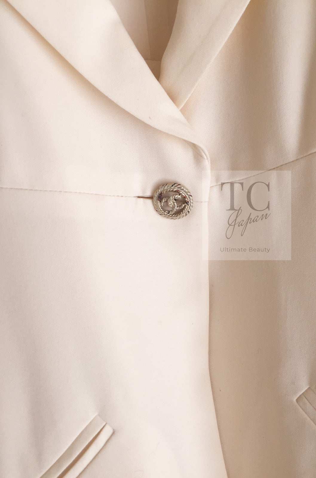 CHANEL 11C Ivory Cream Simple Single Logo Button Tailored Wool Jacket 38 シャネル アイボリー クリーム ウール シンプル ブレザー ジャケット ココボタン 即発