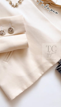 CHANEL 11C Ivory Cream Simple Single Logo Button Tailored Wool Jacket 38 シャネル アイボリー クリーム ウール シンプル ブレザー ジャケット ココボタン 即発