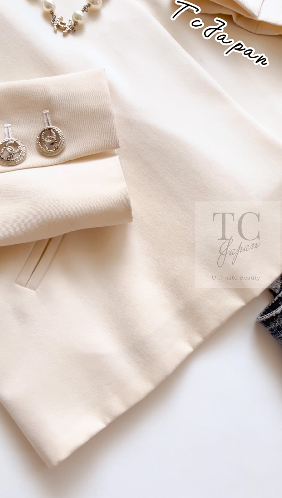 CHANEL 11C Ivory Cream Simple Single Logo Button Tailored Wool Jacket 38 シャネル アイボリー クリーム ウール シンプル ブレザー ジャケット ココボタン 即発