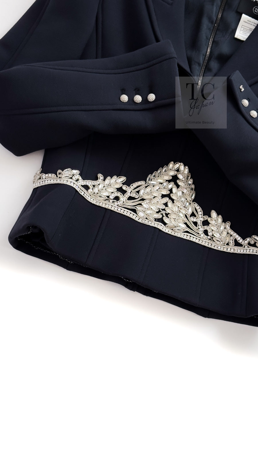 CHANEL 02A Dark Navy Rhinestones Vintage Wool Jacket Skirt Suit 38 40 シャネル ダークネイビー ウール ヘップバーン風 ラインストーン 王冠ジャケット スカート スーツ 即発