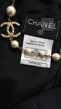 CHANEL 02A Dark Navy Rhinestones Vintage Wool Jacket Skirt Suit 38 40 シャネル ダークネイビー ウール ヘップバーン風 ラインストーン 王冠ジャケット スカート スーツ 即発