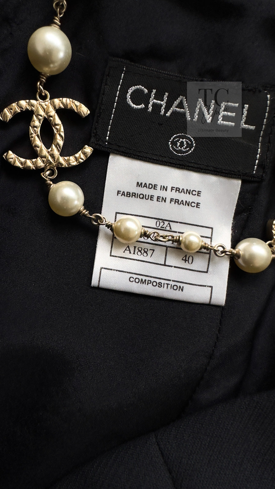 CHANEL 02A Dark Navy Rhinestones Vintage Wool Jacket Skirt Suit 38 40 シャネル ダークネイビー ウール ヘップバーン風 ラインストーン 王冠ジャケット スカート スーツ 即発