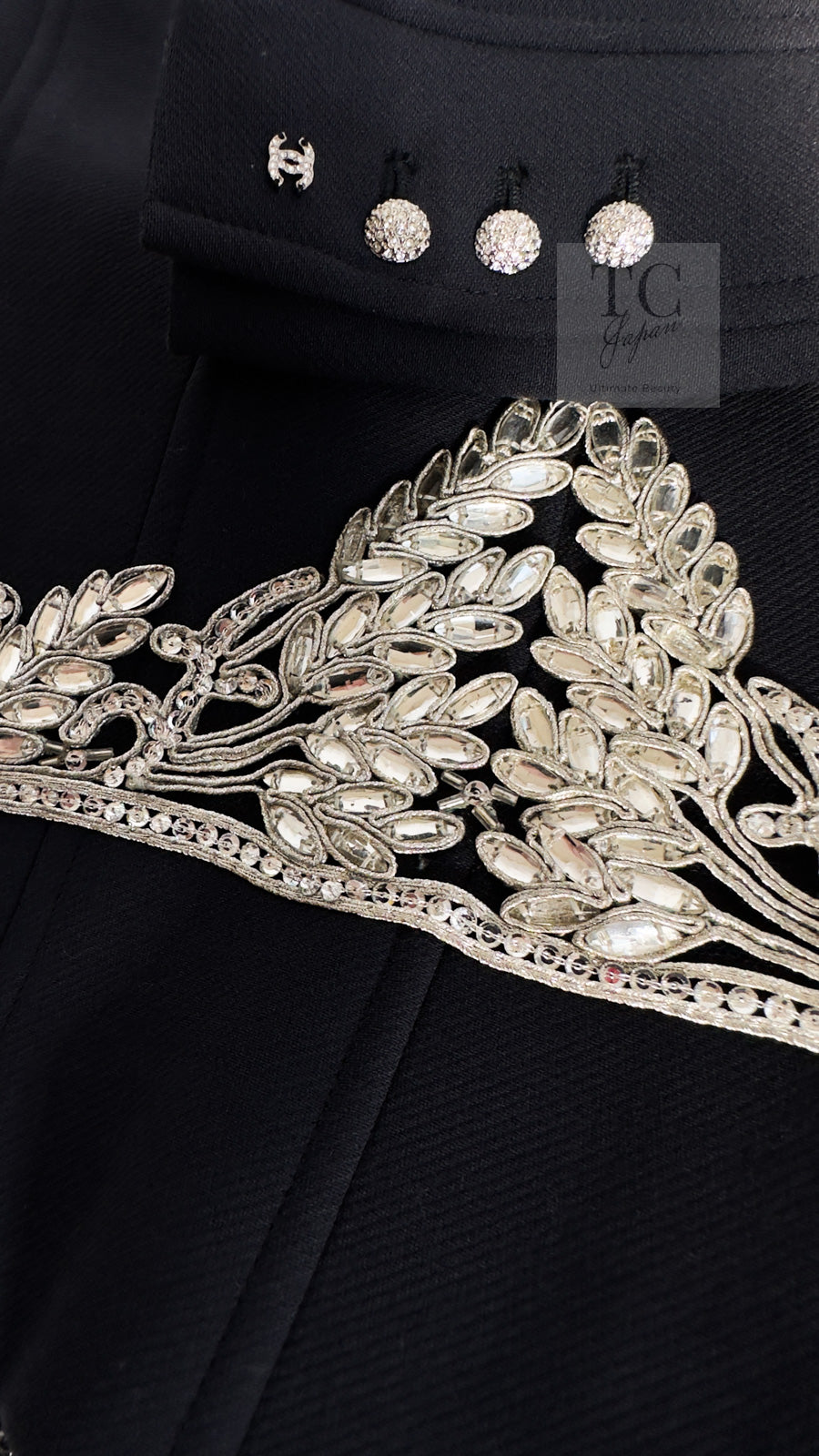 CHANEL 02A Dark Navy Rhinestones Vintage Wool Jacket Skirt Suit 38 40 シャネル ダークネイビー ウール ヘップバーン風 ラインストーン 王冠ジャケット スカート スーツ 即発