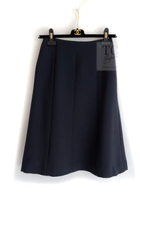 CHANEL 02A Dark Navy Rhinestones Vintage Wool Jacket Skirt Suit 38 40 シャネル ダークネイビー ウール ヘップバーン風 ラインストーン 王冠ジャケット スカート スーツ 即発